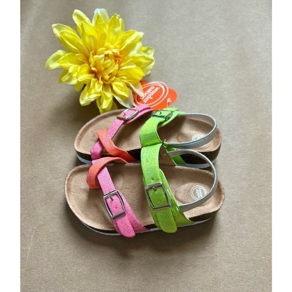 ⭐️NWT BRIGHT AND HAPPY SANDALS - Picture 5 of 6